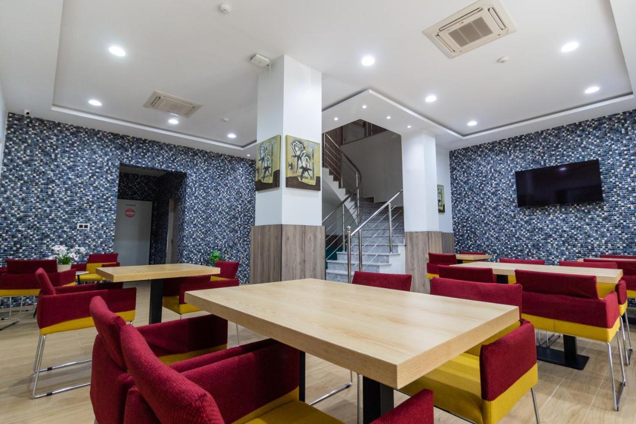 Algiers Hotel Zinou Zm מראה חיצוני תמונה