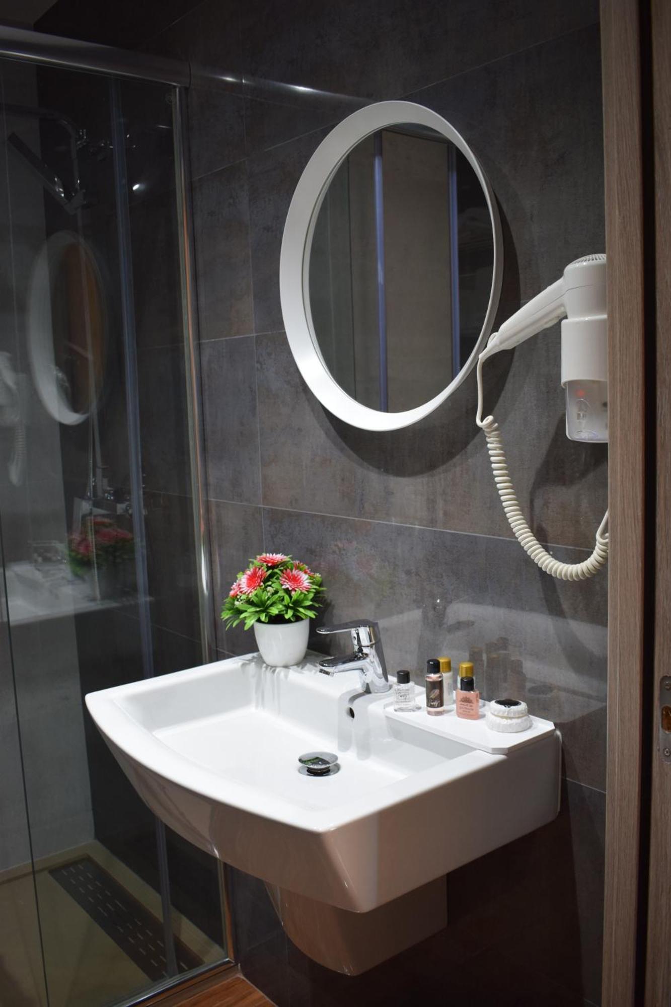 Algiers Hotel Zinou Zm מראה חיצוני תמונה